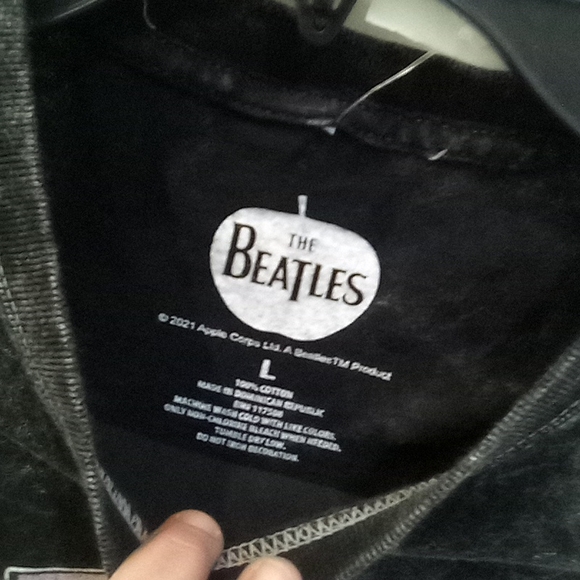 Brand New Beatles Tee "All U Need is ..Love" - Picture 7 of 8